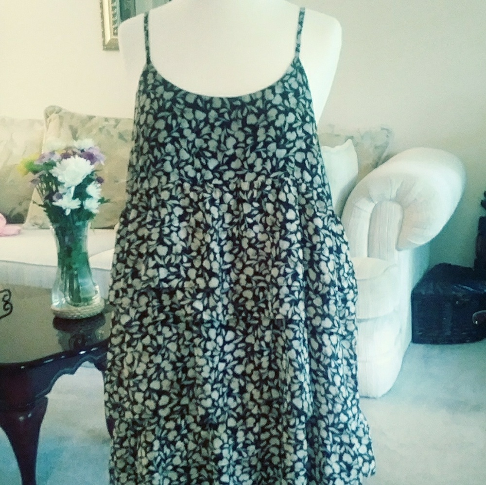 Ruffled Dress by WhoWhatWear Size L